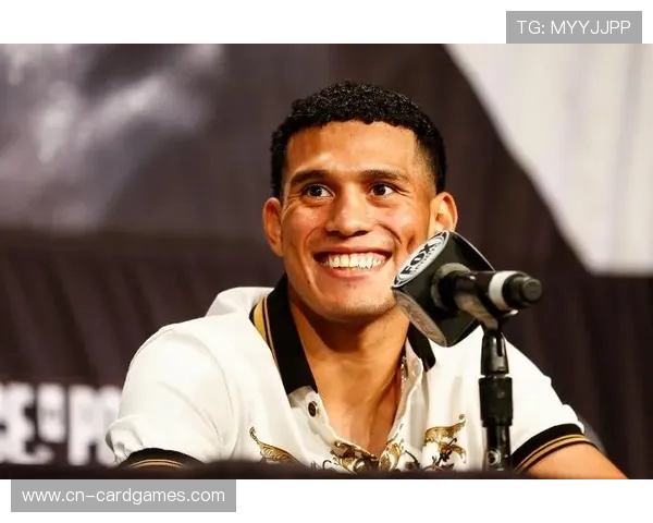 大卫·本纳维德兹备战亚德卫冕战,父亲兼主教练称其为“职业生涯最硬骨头” 大卫·本纳维德兹备战亚德卫冕战,父亲兼主教练称其为“职业生涯最硬骨头”