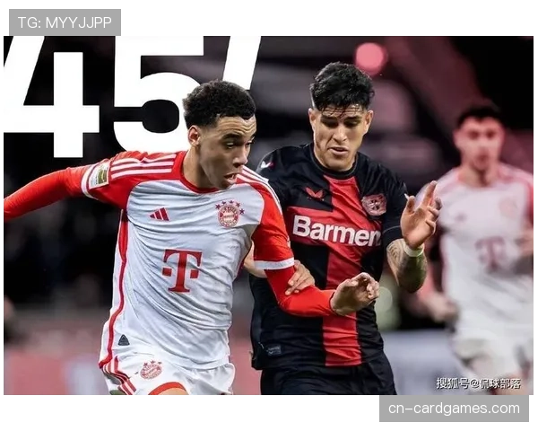 特写：安联球场南看台巨型TIFO，致敬即将退役的拜仁传奇托马斯·穆勒